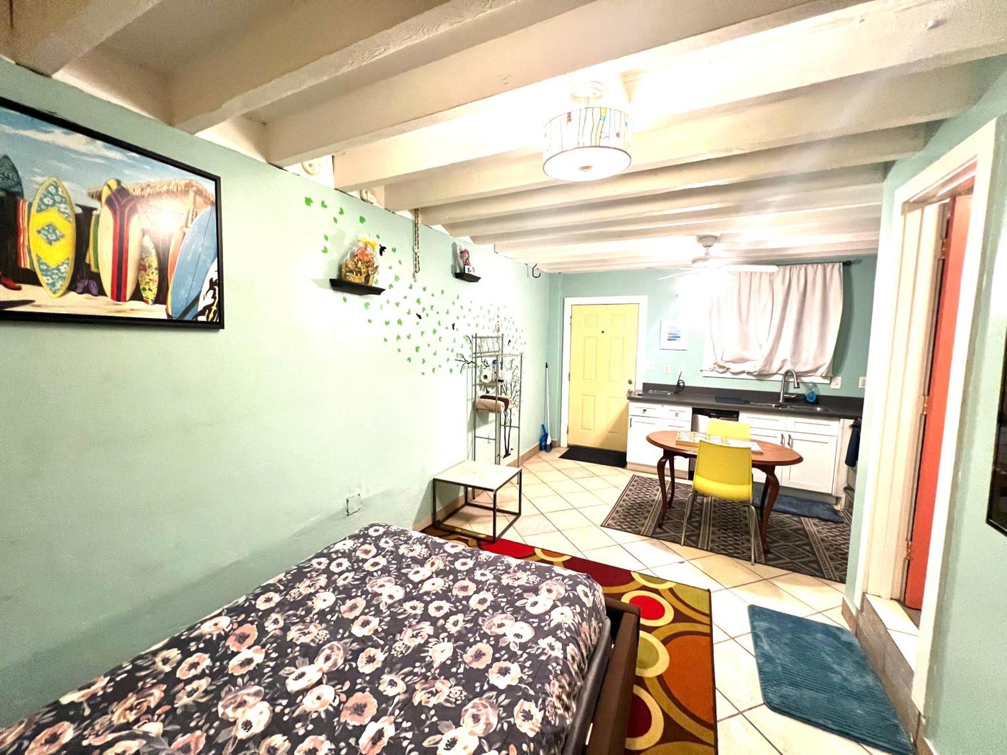 New Orleans French Quarter Inn Екстериор снимка